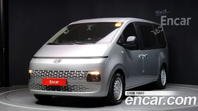 Hyundai Staria Smart