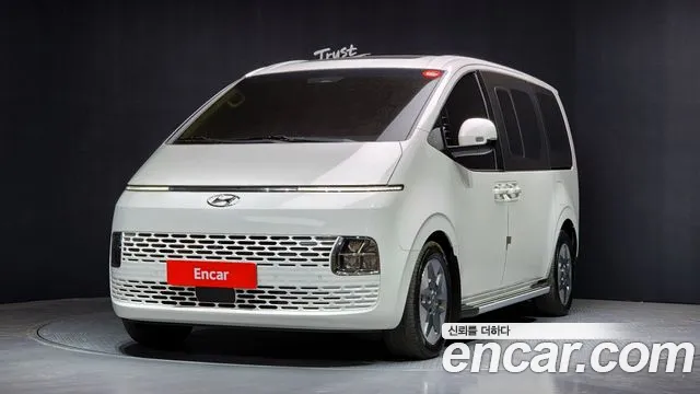 Hyundai Staria Modern