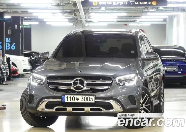 Mercedes-Benz GLC-Class GLC300e 4MATIC