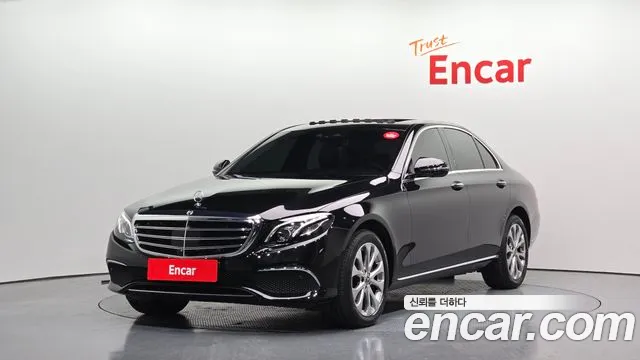 Mercedes-Benz E-Class E300 4MATIC Exclusive