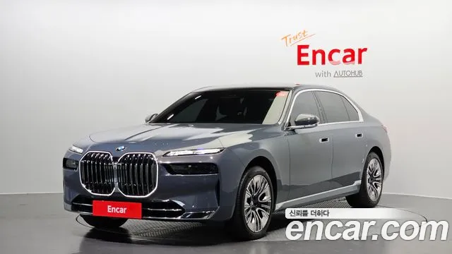 BMW 7-Series 740i sDrive Design Pure Excellence