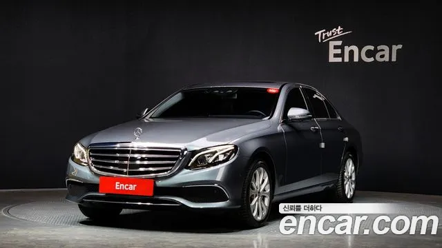 Mercedes-Benz E-Class E300 4MATIC Exclusive