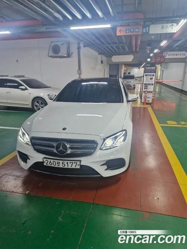 Mercedes-Benz E-Class E350 4MATIC AMG Line