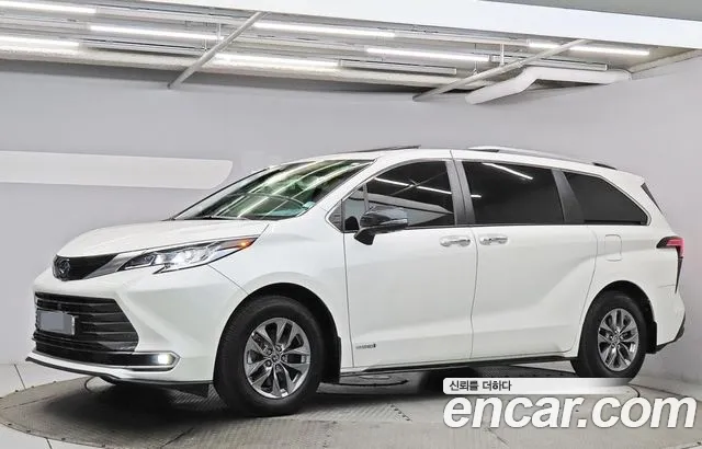 Toyota Sienna 2.5 Hybrid AWD